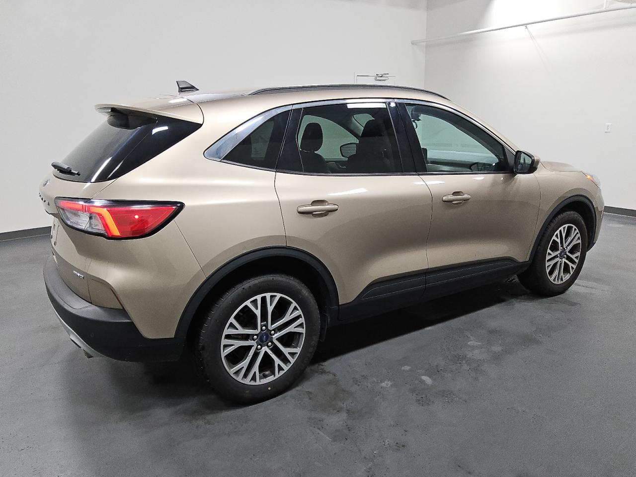 2021 Ford Escape - Image 3