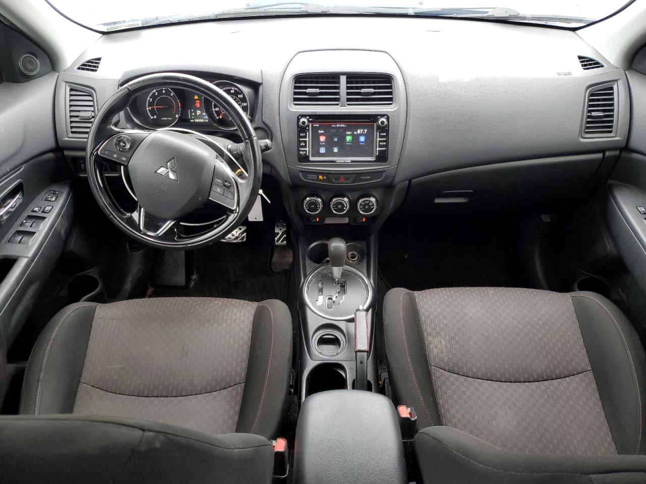 2017 Mitsubishi Outlander - Image 8