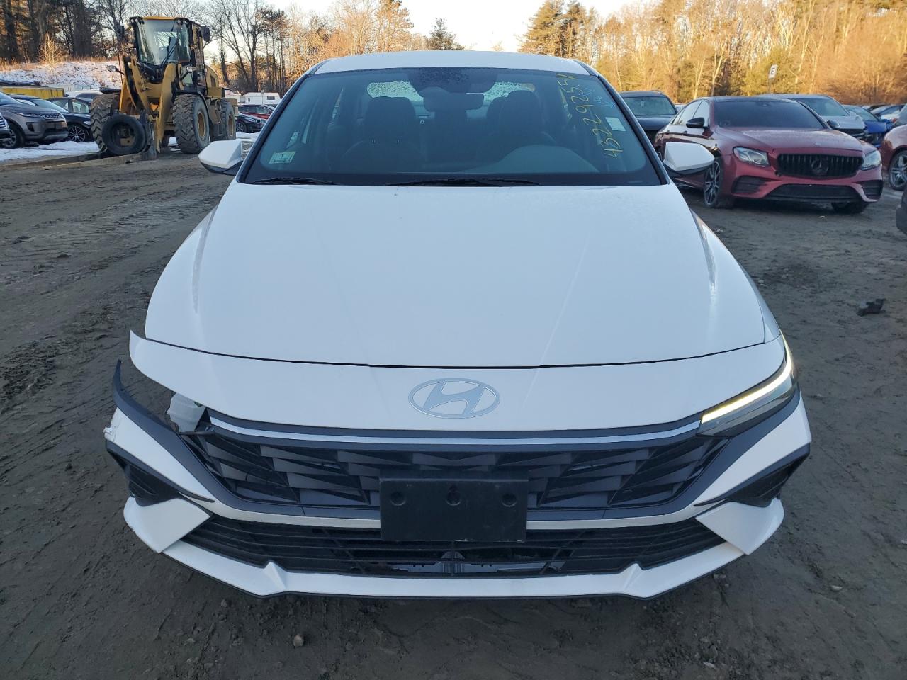 2024 Hyundai Elantra - Image 5