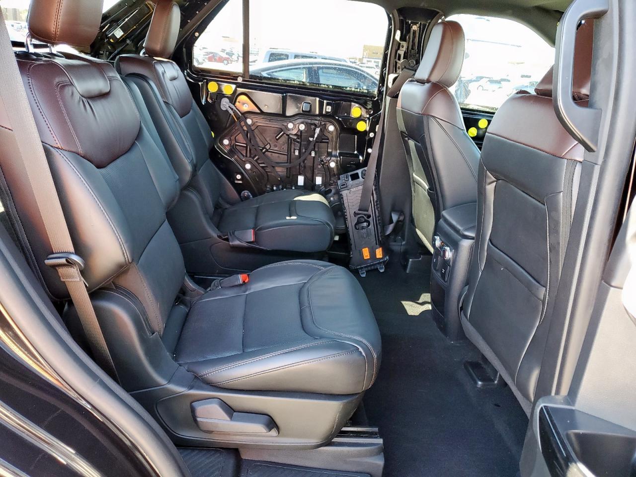 2021 Ford Explorer - Image 11