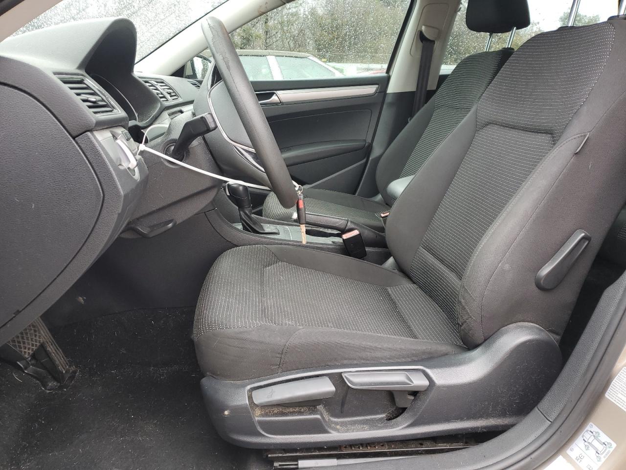 2016 Volkswagen Passat - Image 7