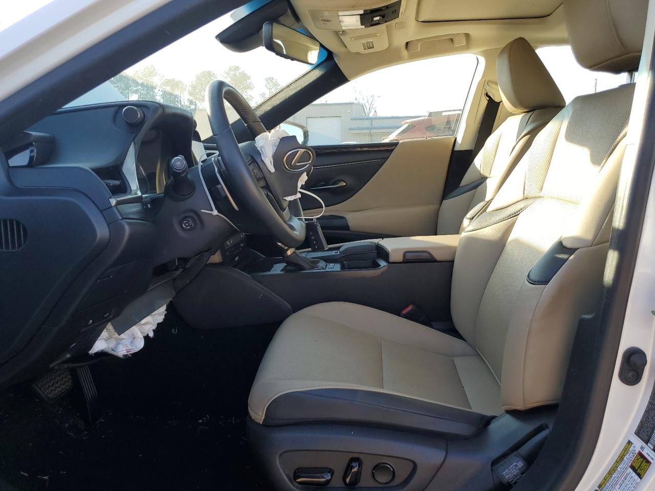 2021 Lexus ES - Image 7