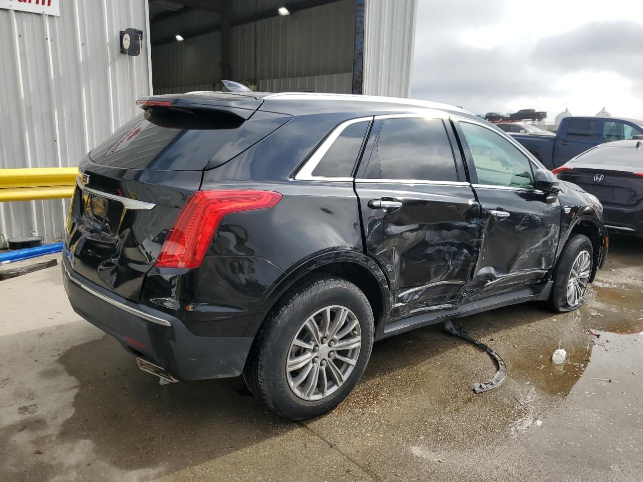 2019 Cadillac XT5 - Image 3