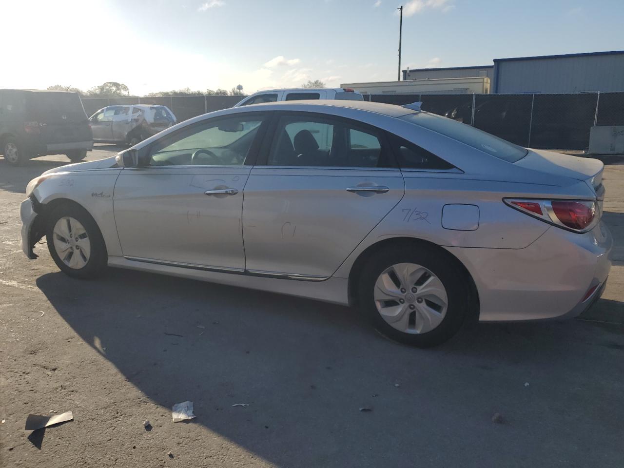 2015 Hyundai Sonata - Image 2
