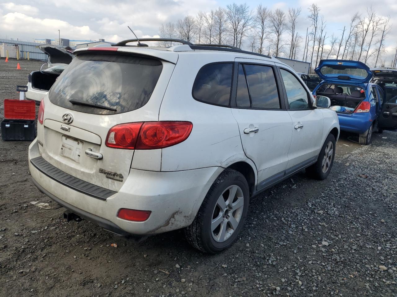 2009 Hyundai Santa Fe - Image 3