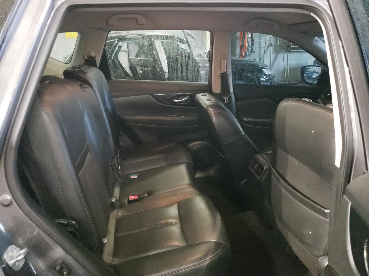 2018 Nissan Rogue - Image 10