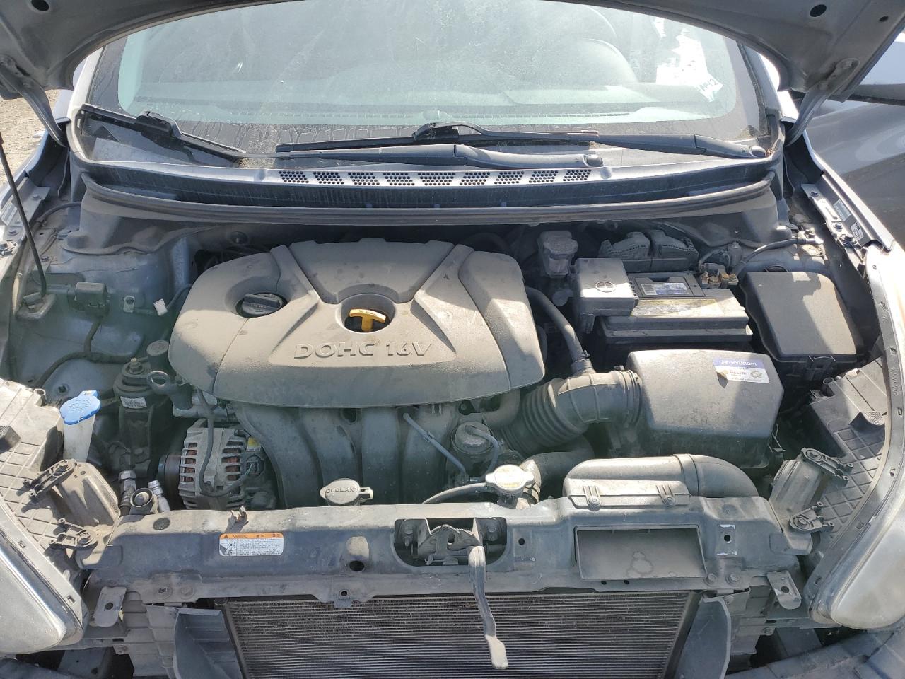 2011 Hyundai Elantra - Image 11