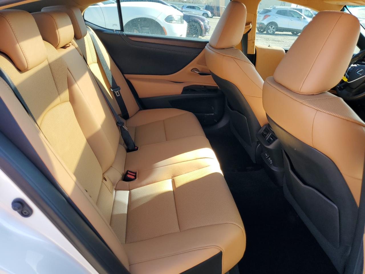 2022 Lexus ES - Image 10