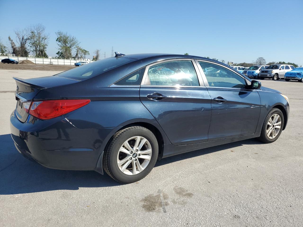 2013 Hyundai Sonata - Image 3
