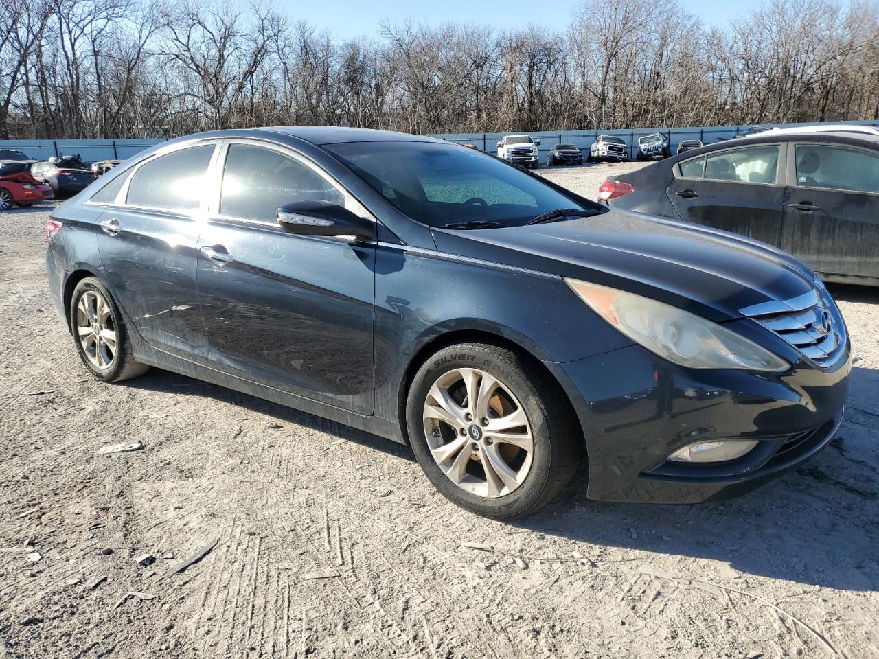 2011 Hyundai Sonata - Image 4