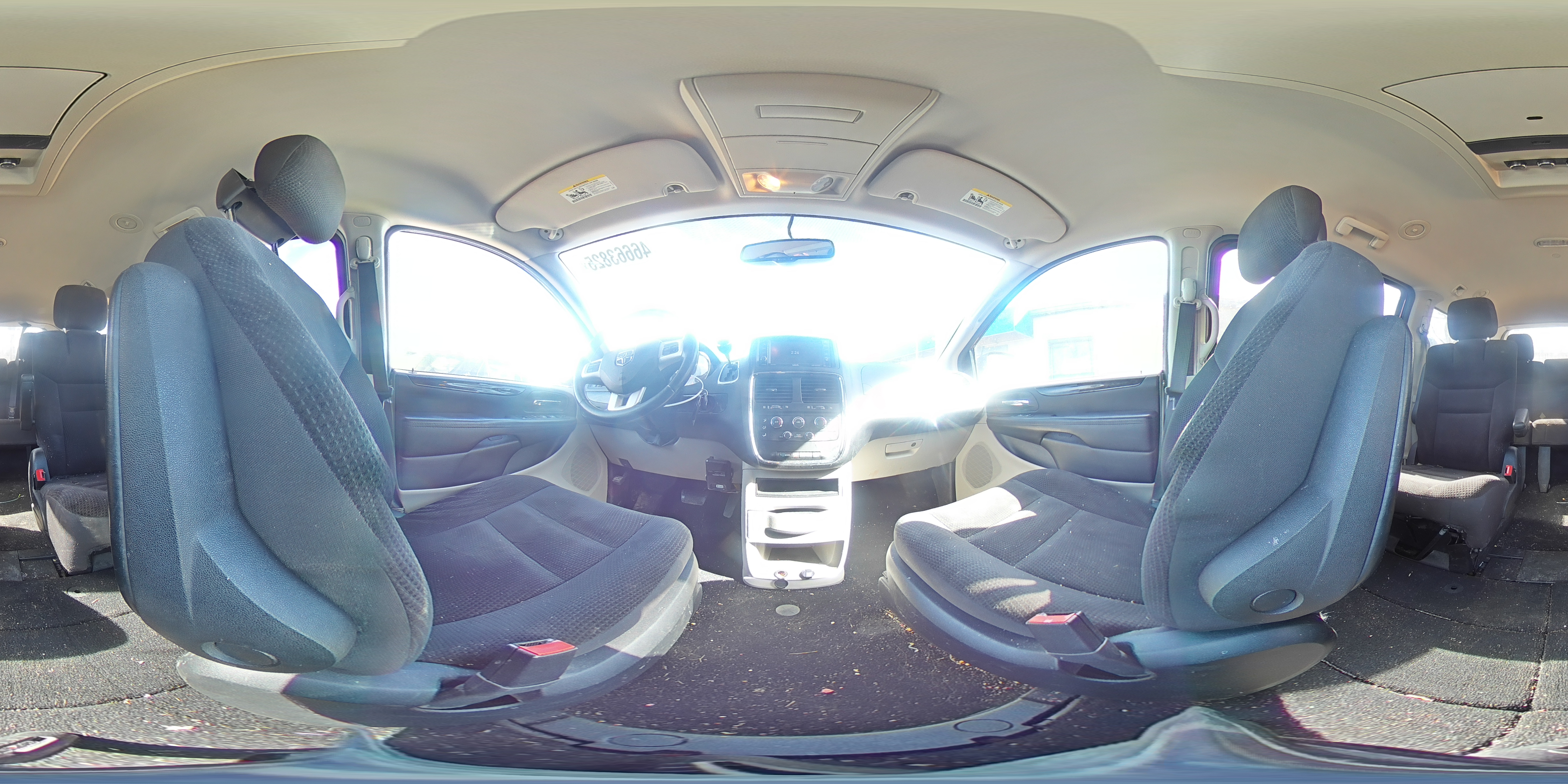 2017 Dodge Caravan - Image 13