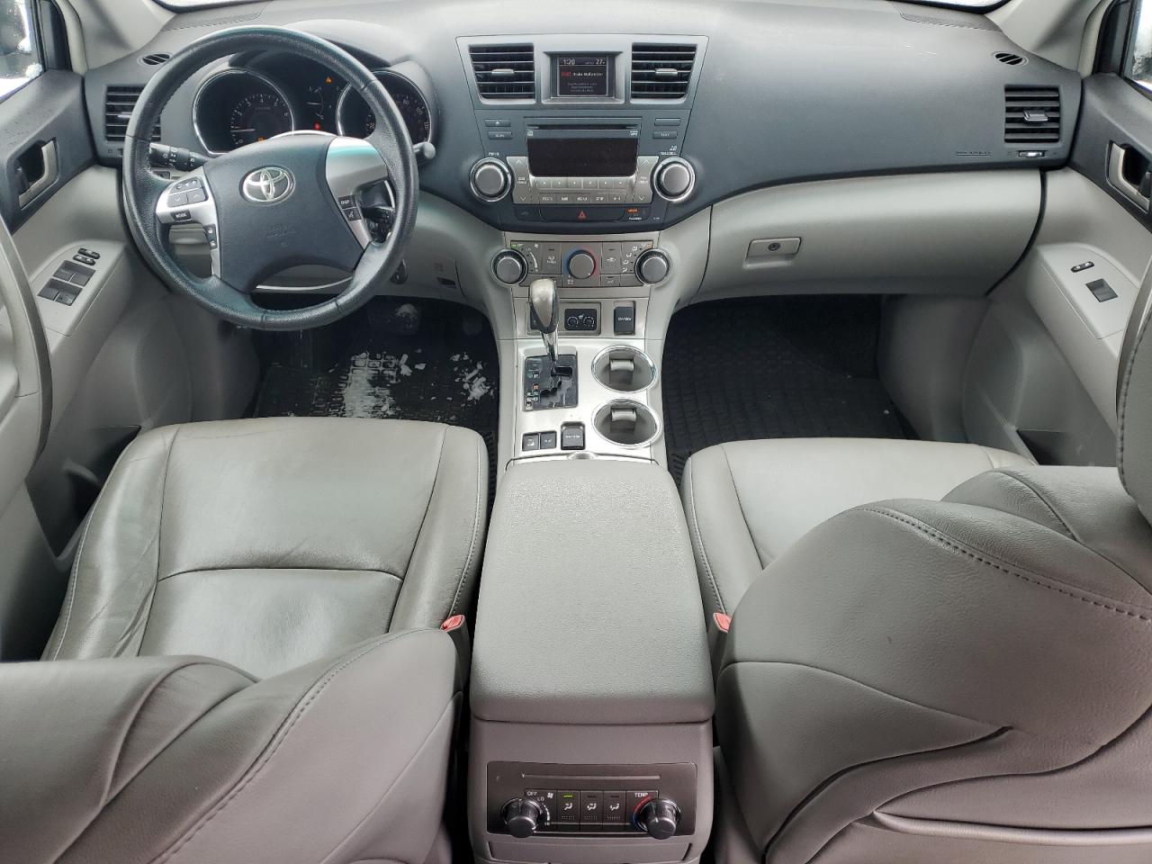 2011 Toyota Highlander - Image 8