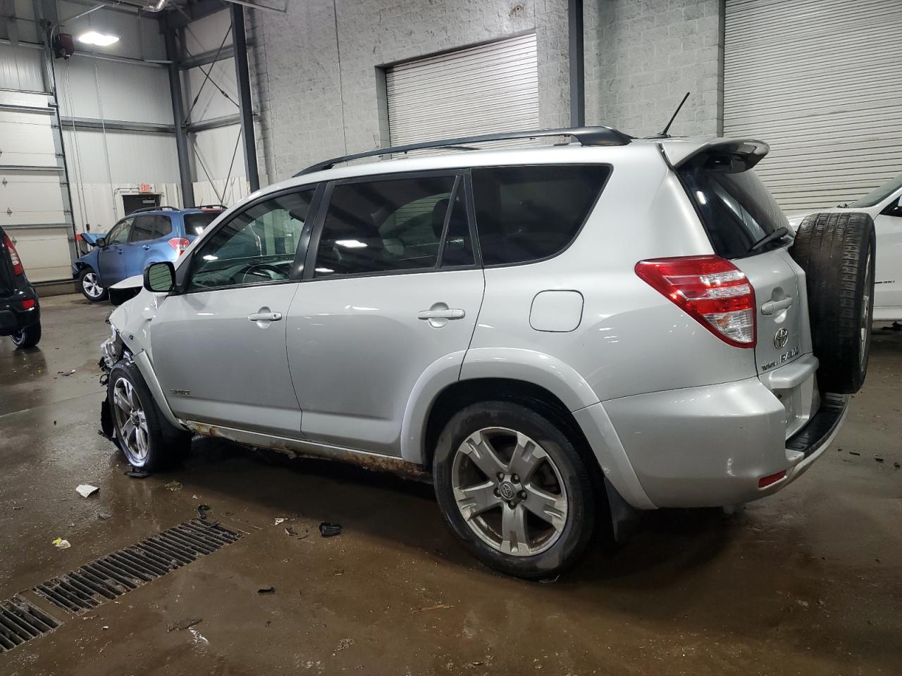 2010 Toyota RAV 4 - Image 2