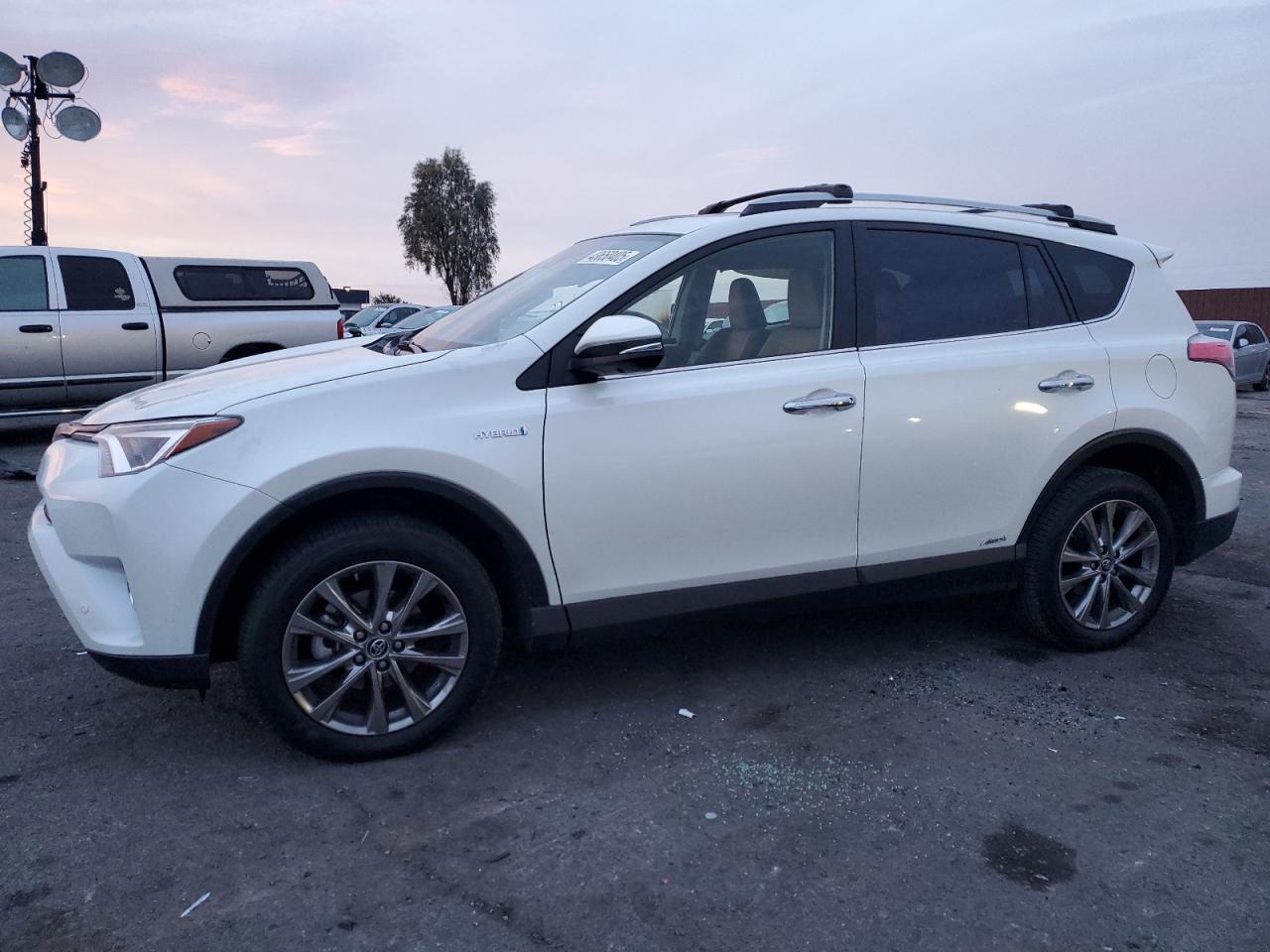 2018 Toyota RAV 4 - Image 1