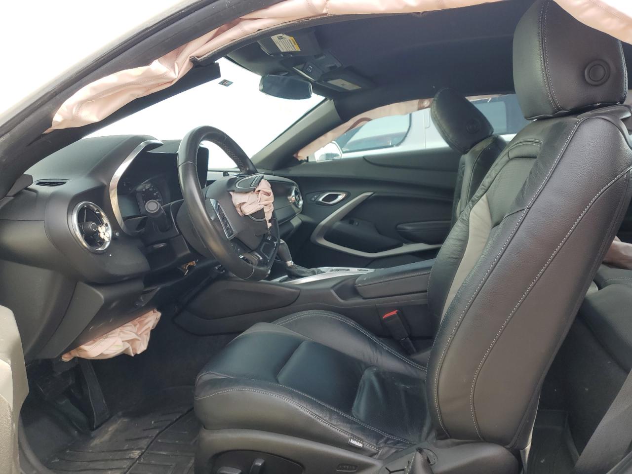 2019 Chevrolet Camaro - Image 7