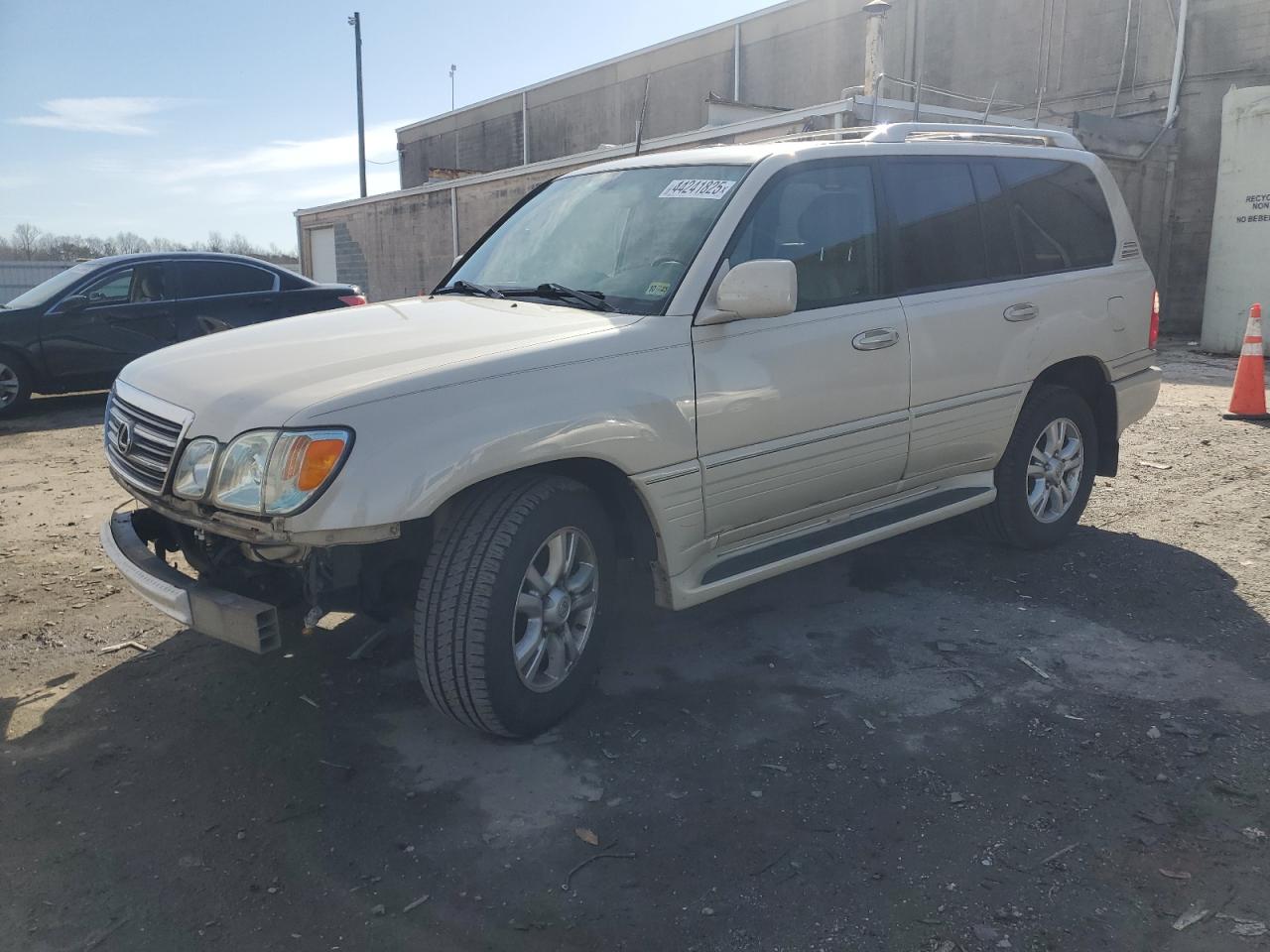 2005 Lexus LX - Image 1