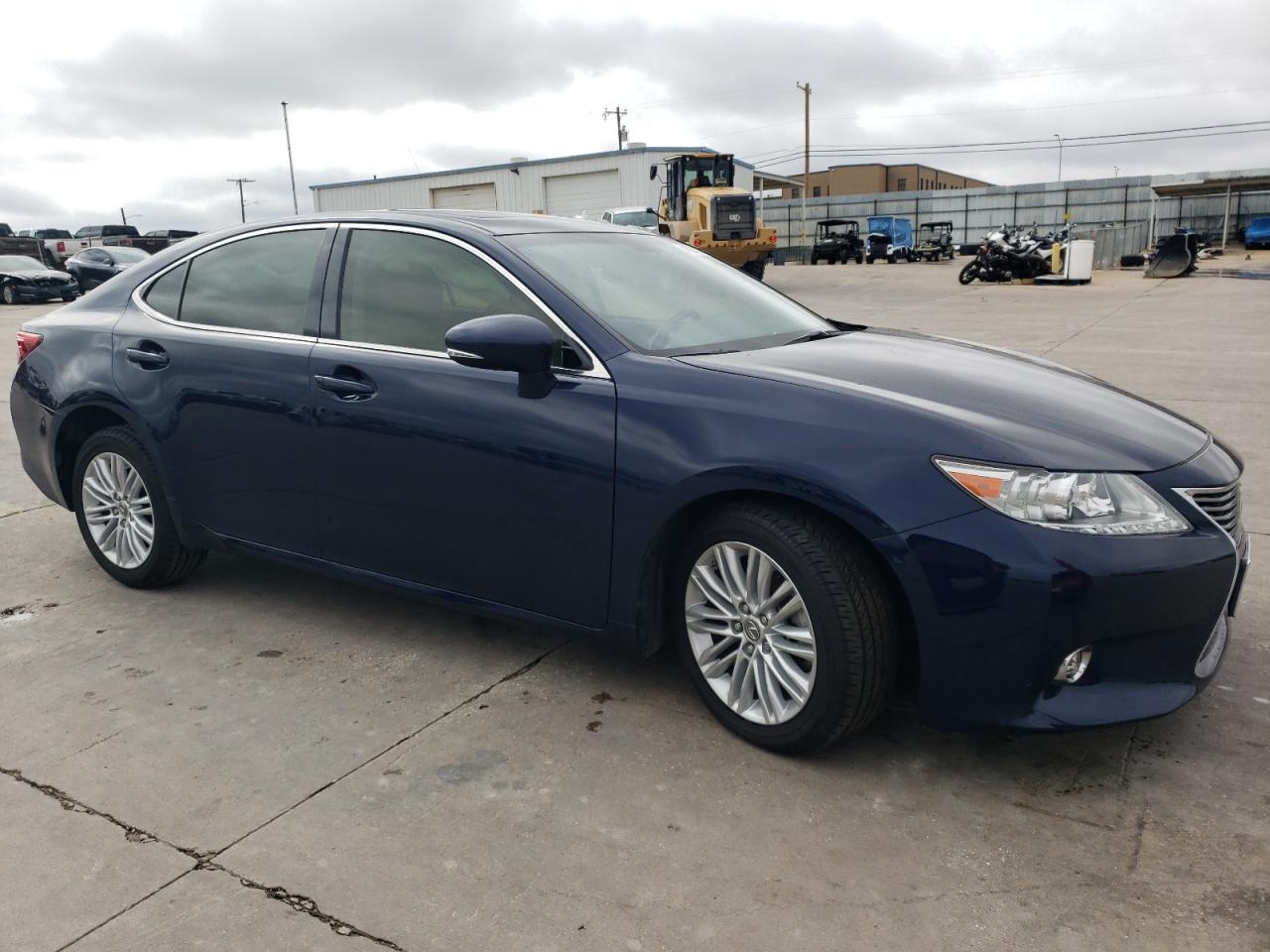 2015 Lexus ES - Image 4