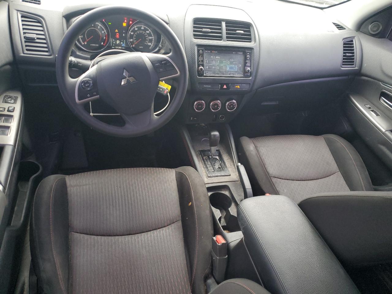 2018 Mitsubishi Outlander - Image 8