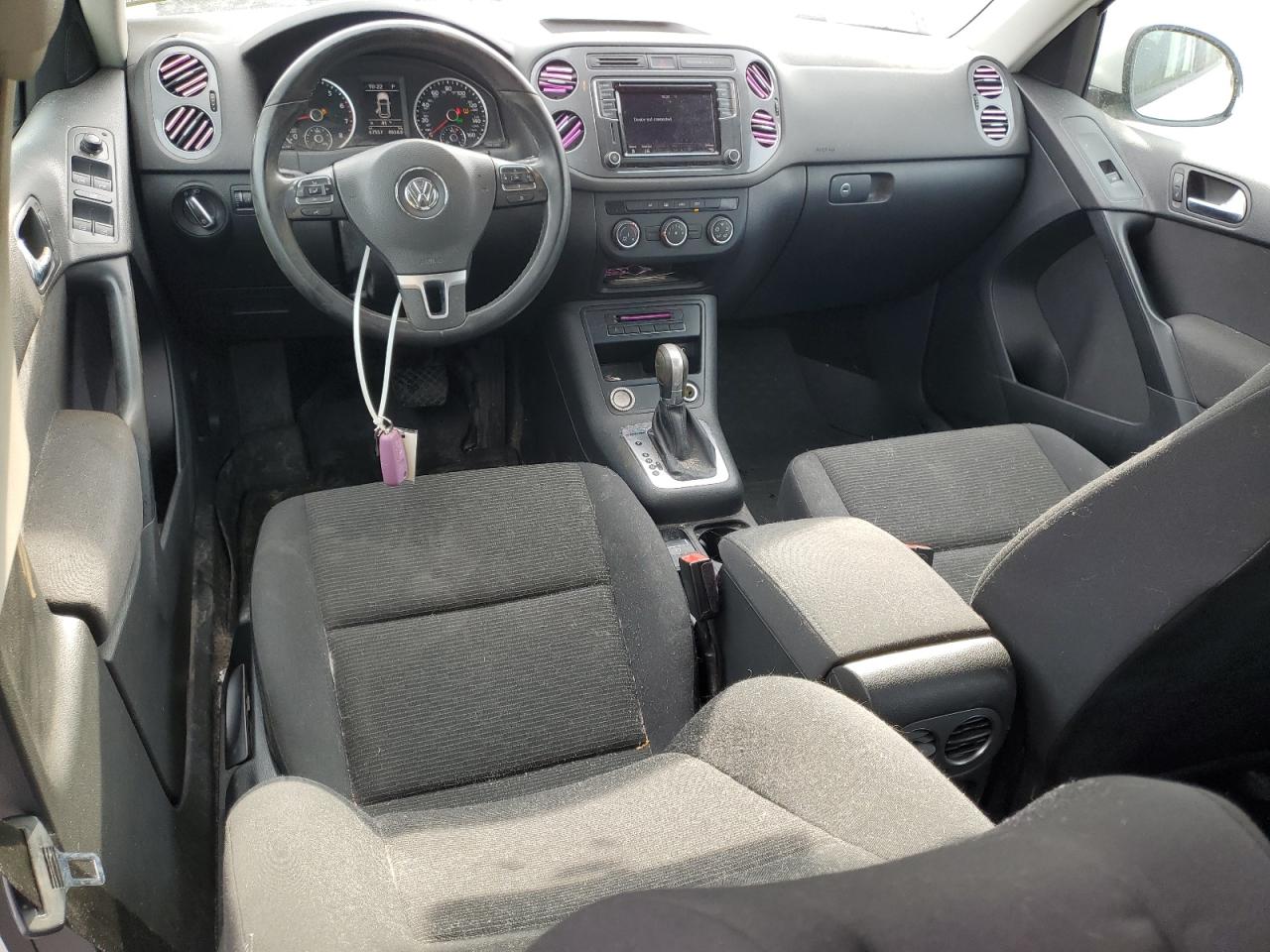 2017 Volkswagen Tiguan - Image 8