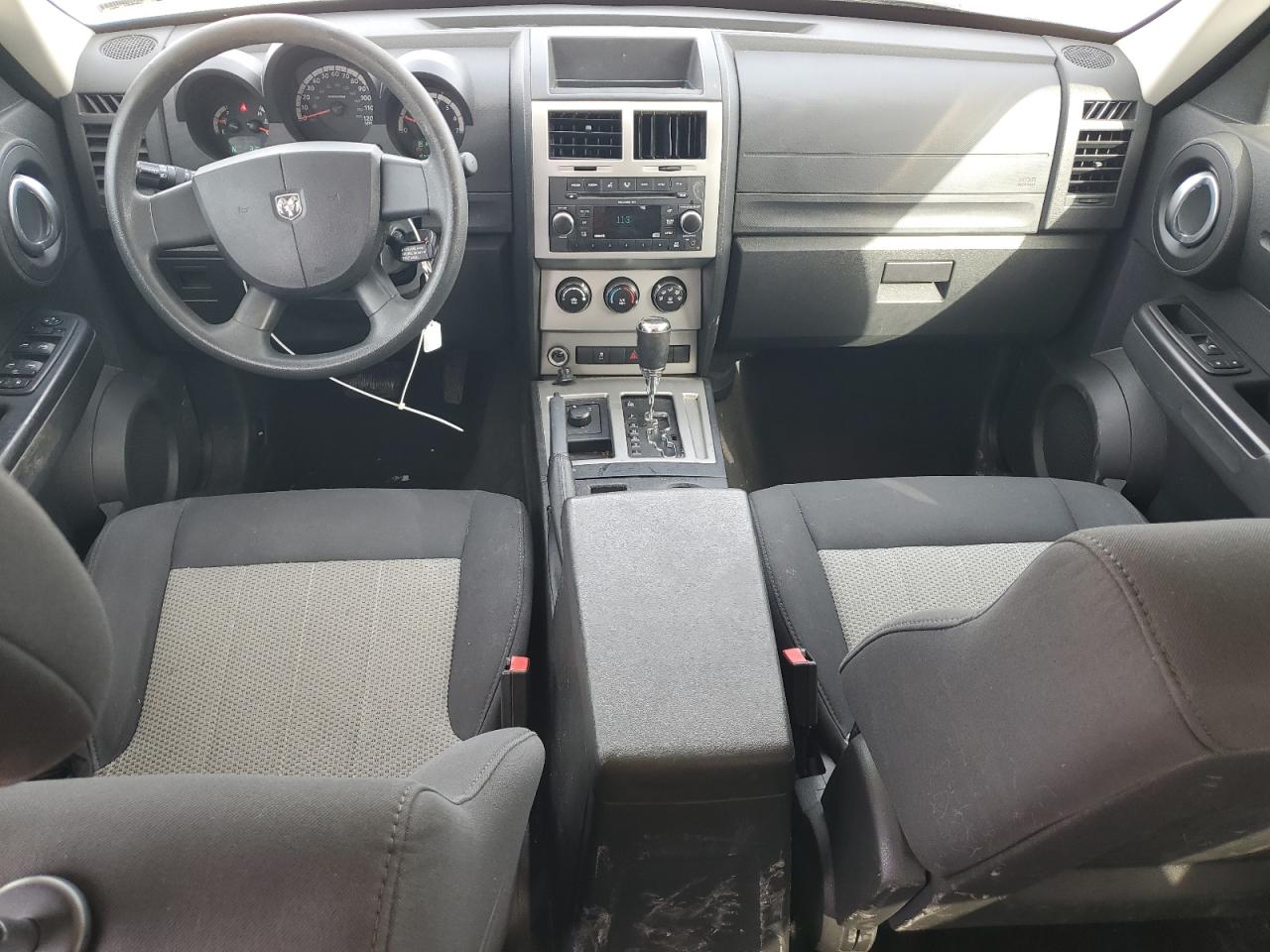 2010 Dodge Nitro - Image 8
