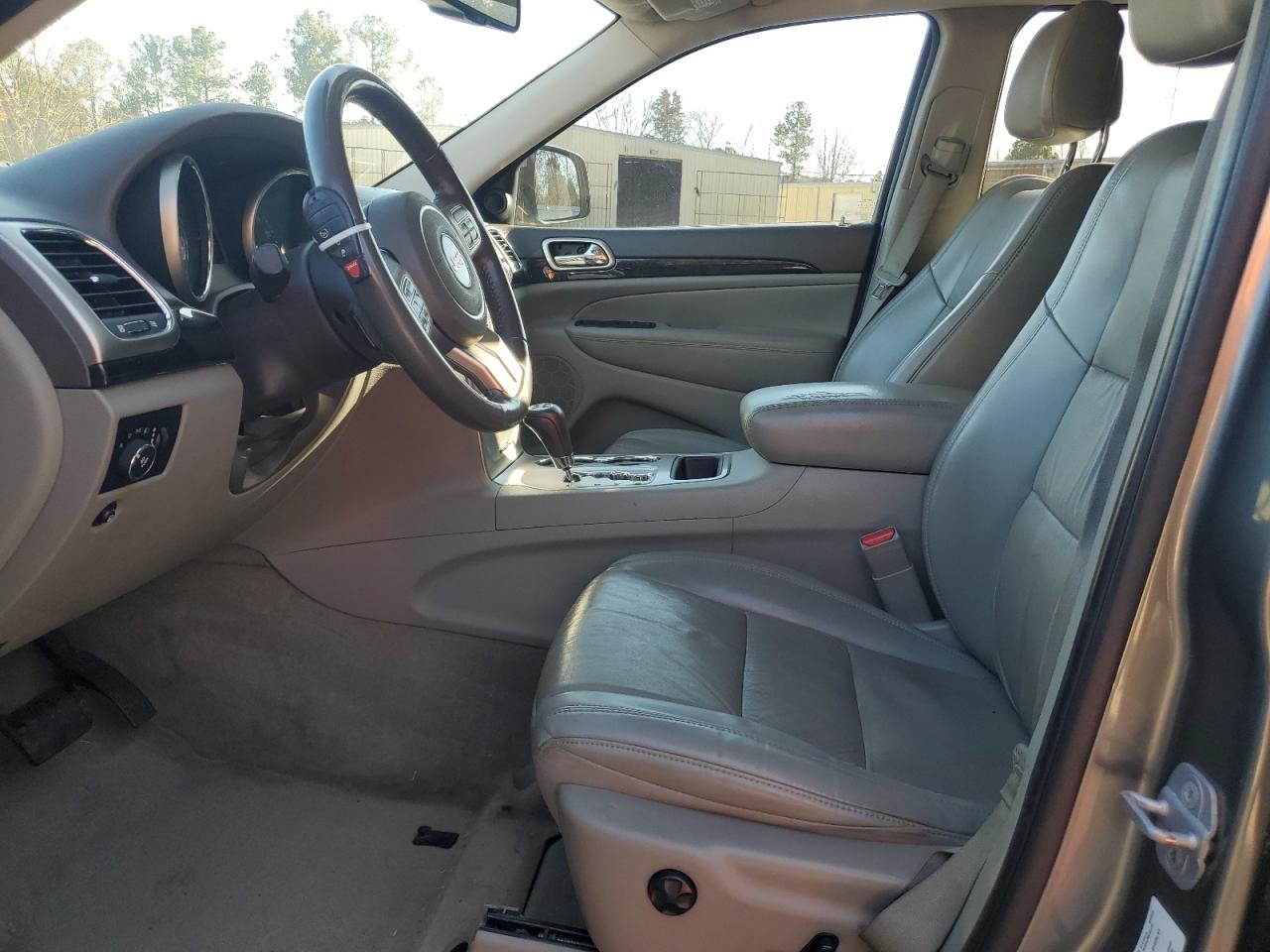 2011 Jeep Grand Cherokee - Image 7