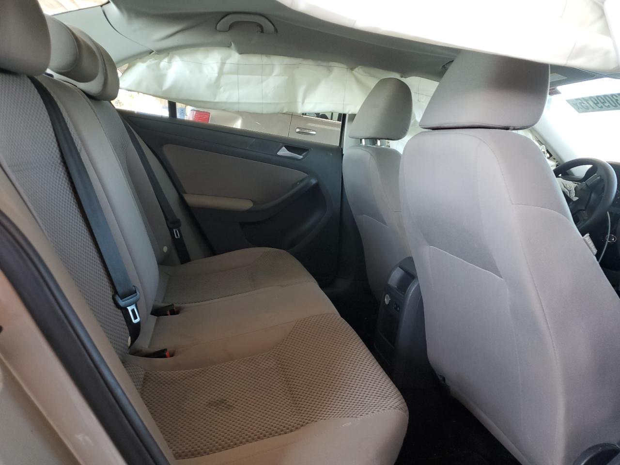 2014 Volkswagen Jetta - Image 10