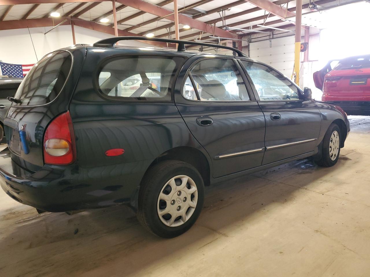 2000 Hyundai Elantra - Image 3
