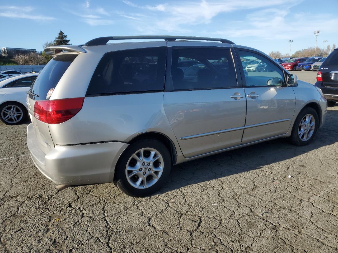 2005 Toyota Sienna - Image 3