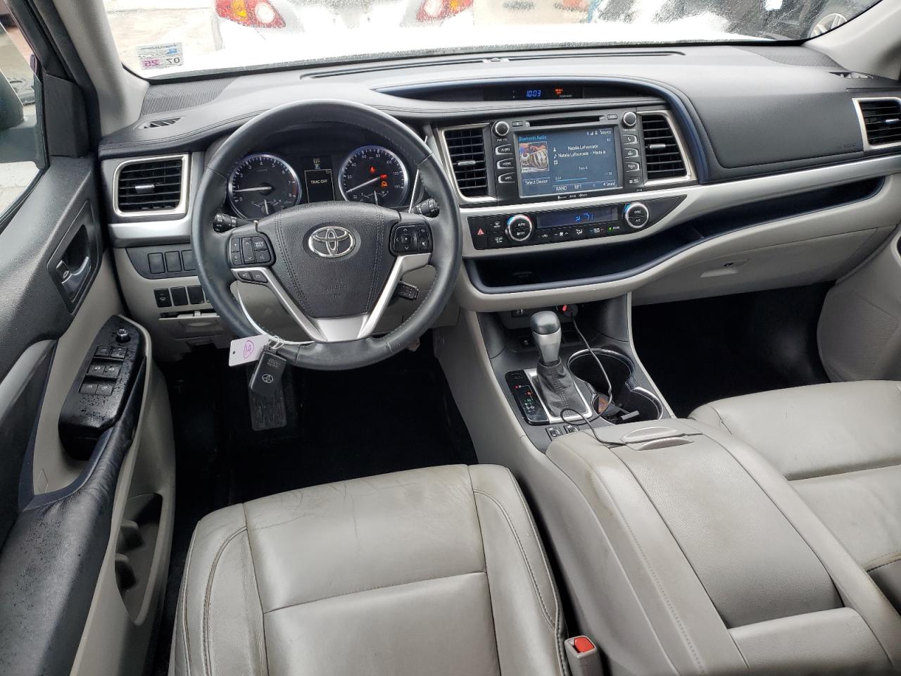 2016 Toyota Highlander - Image 8