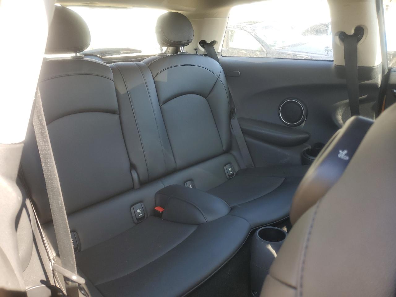 2015 MINI Cooper - Image 10
