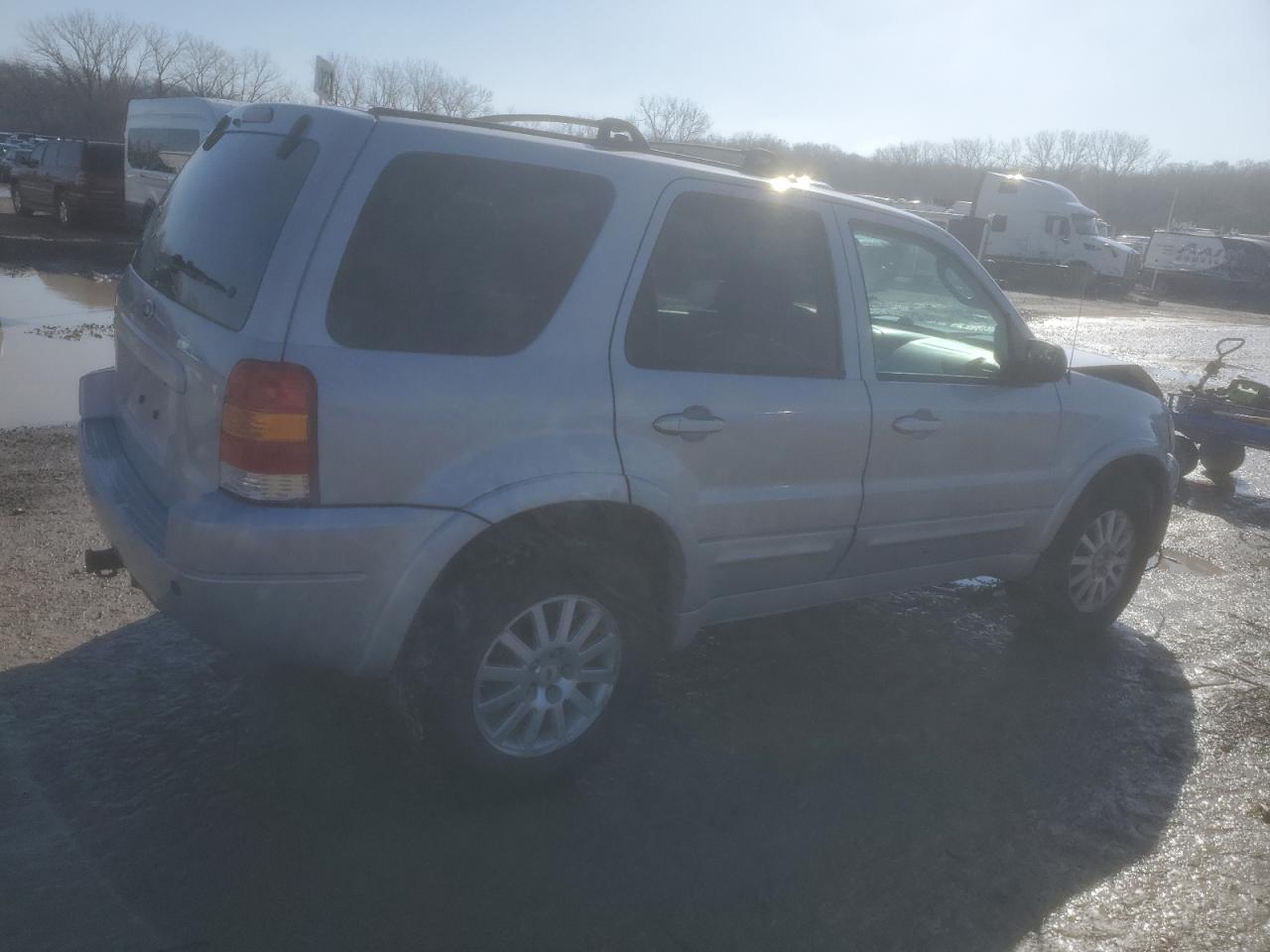2004 Ford Escape - Image 3