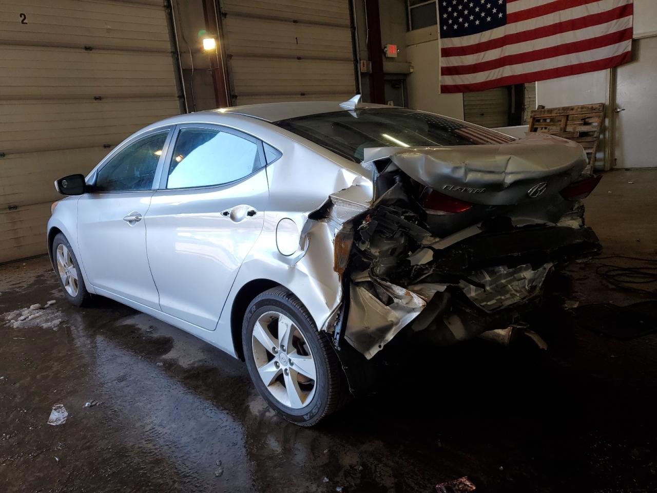 2011 Hyundai Elantra - Image 2