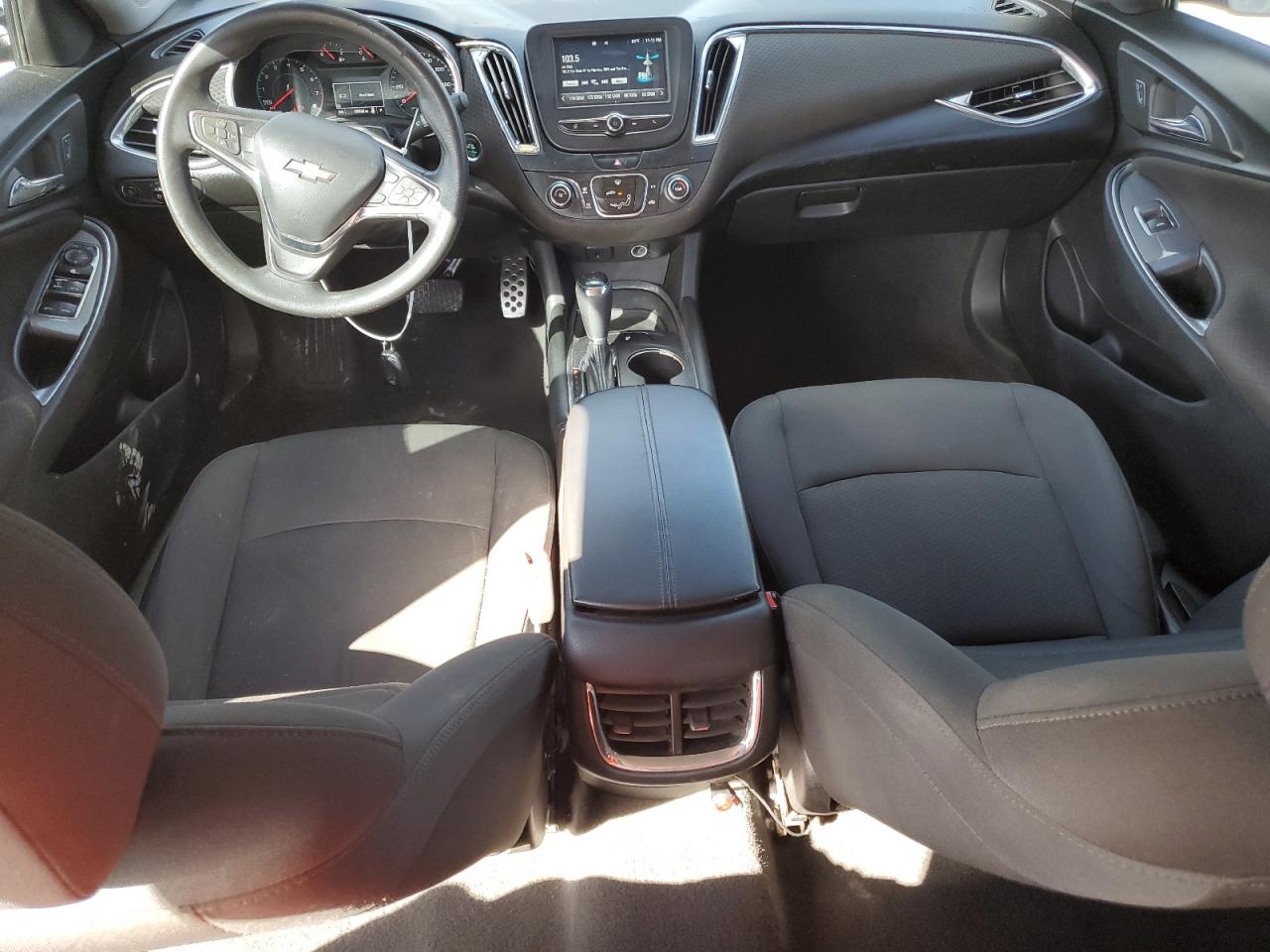 2016 Chevrolet Malibu - Image 8
