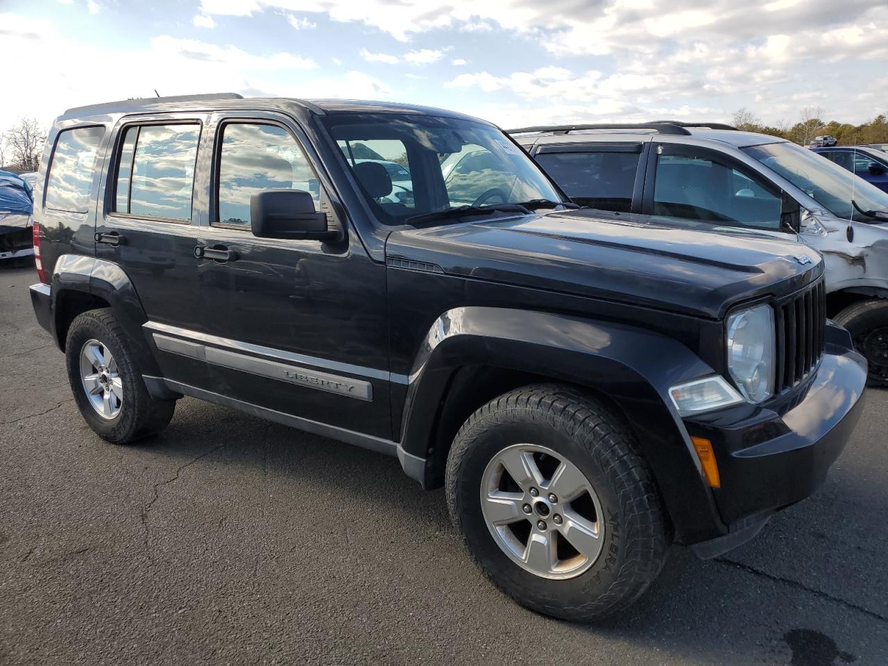 2012 Jeep Liberty (North America) - Image 4