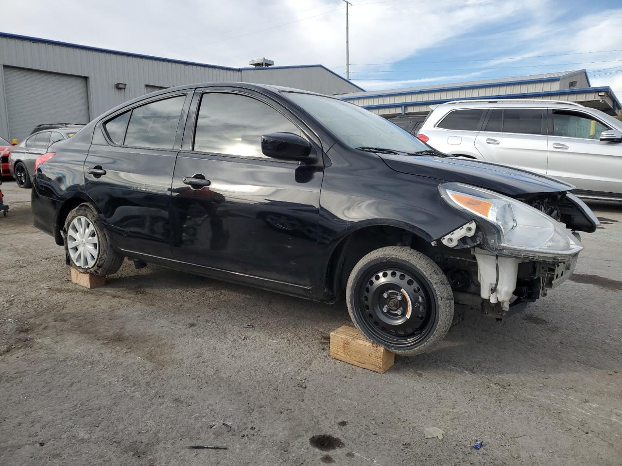 2017 Nissan Versa - Image 4