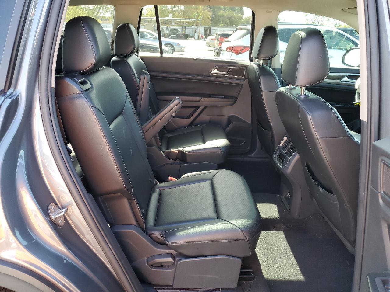 2018 Volkswagen Atlas - Image 11