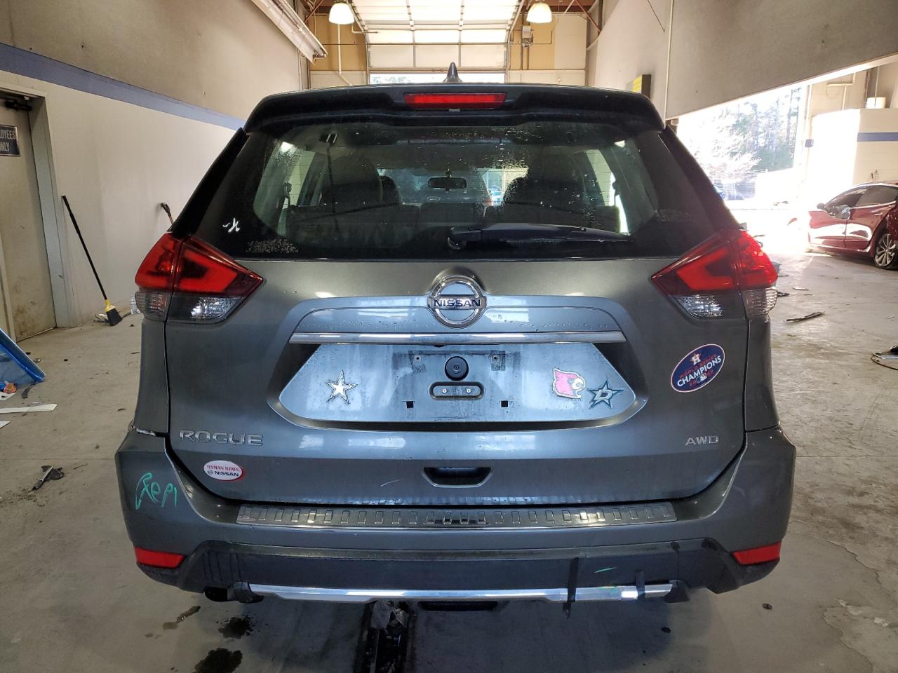 2018 Nissan Rogue - Image 6