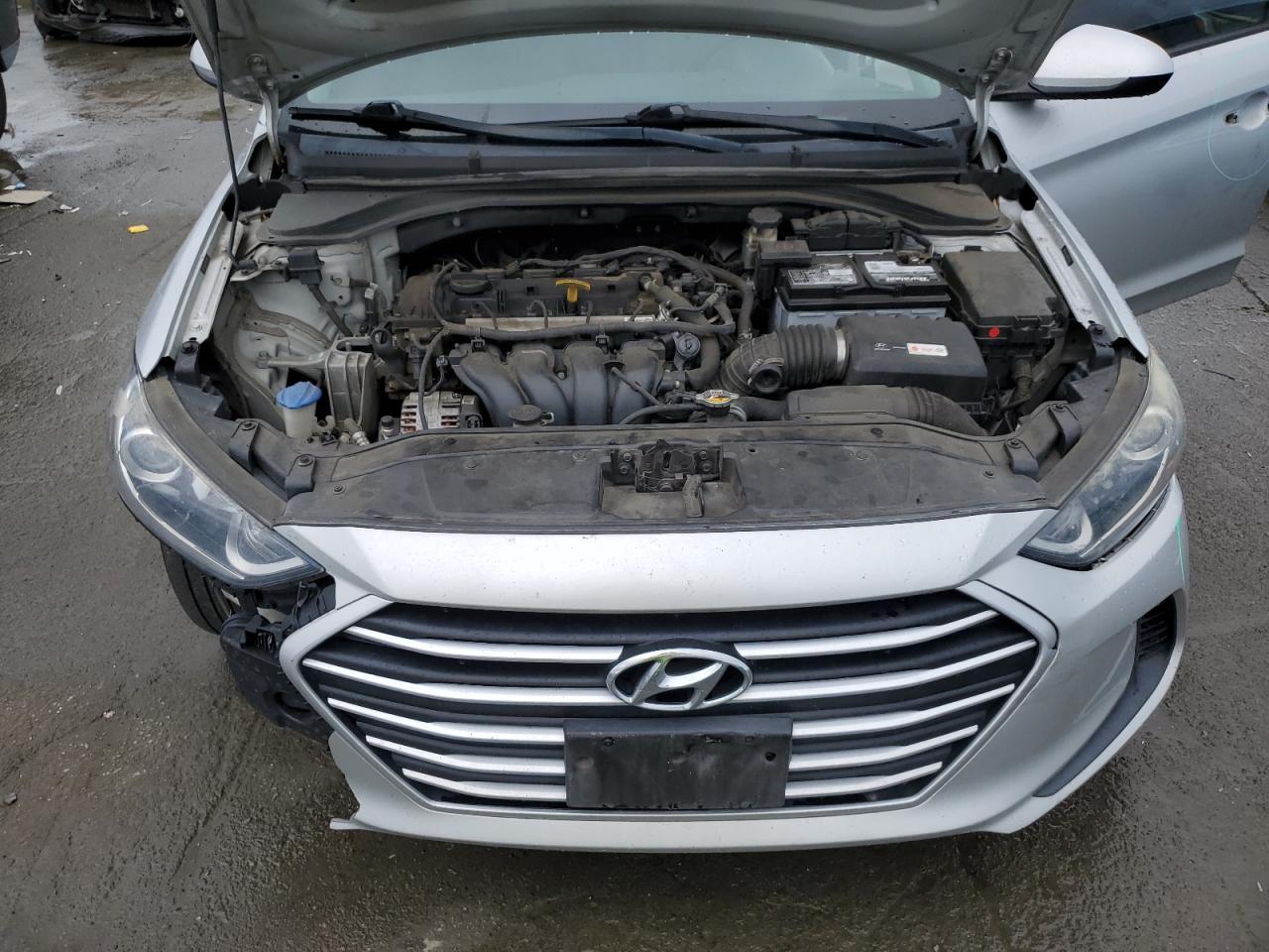 2017 Hyundai Elantra - Image 11