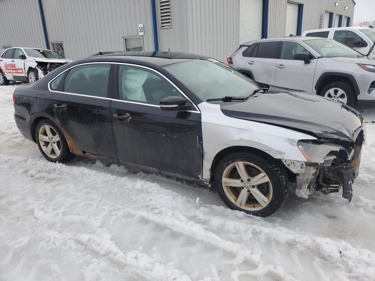 2014 Volkswagen Passat - Image 4