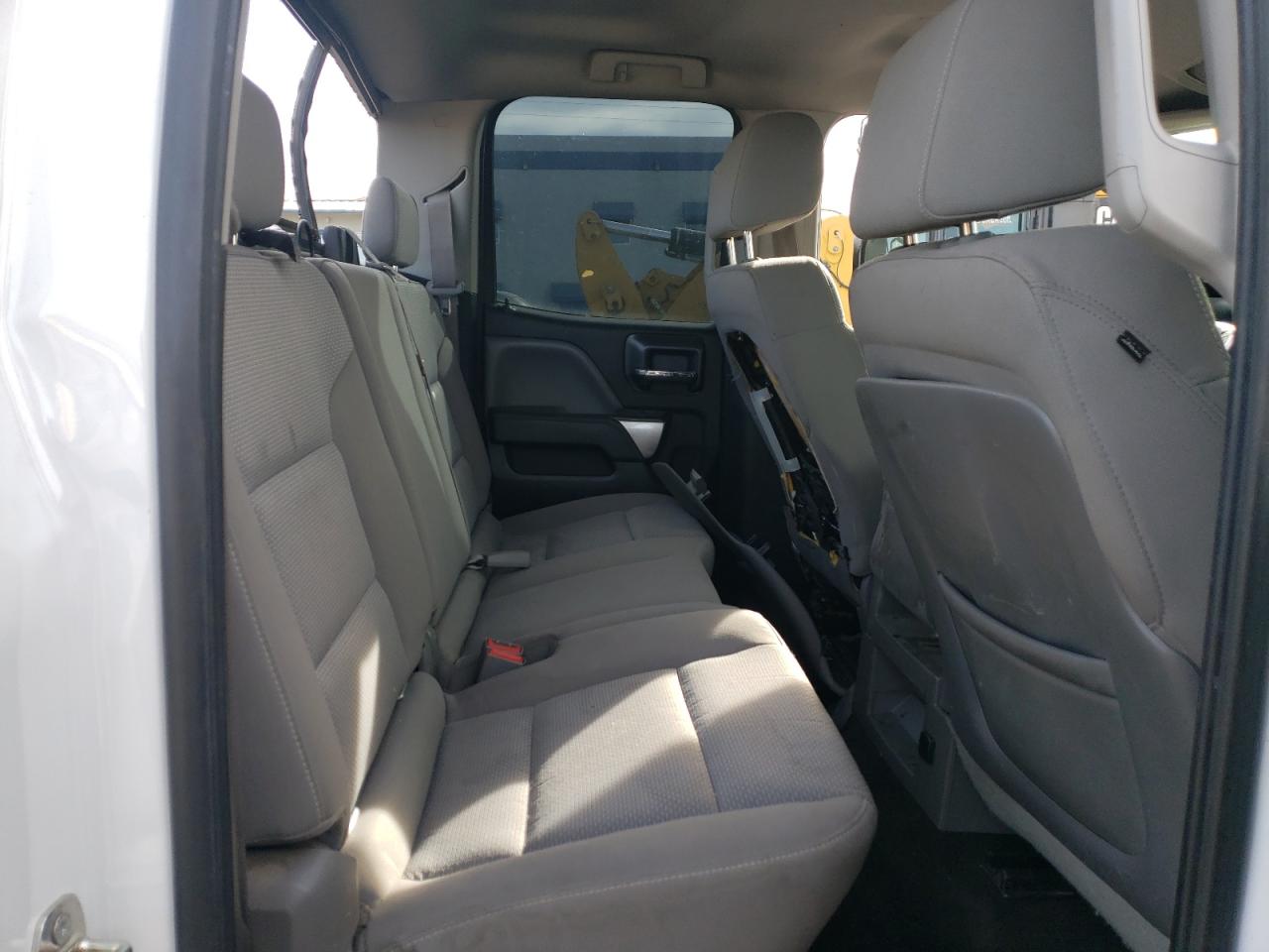 2015 Chevrolet Silverado - Image 10
