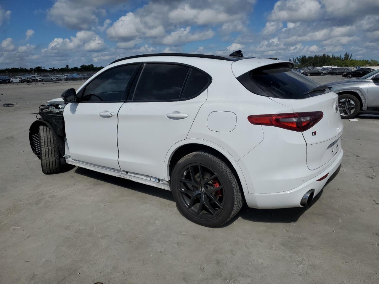 2021 Alfa Romeo Stelvio - Image 2