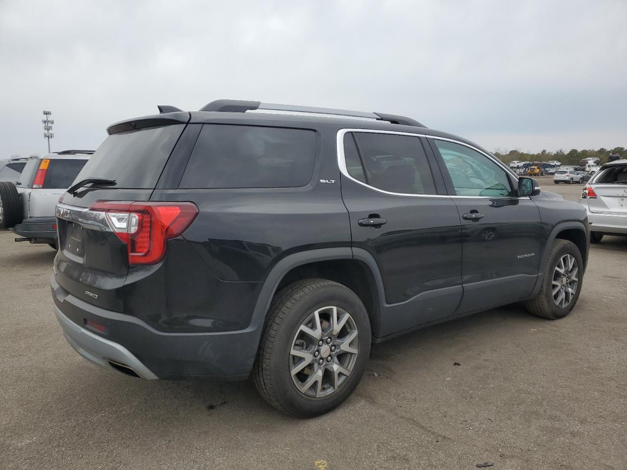 2022 GMC Acadia - Image 3