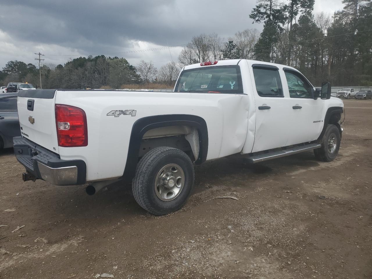 2009 Chevrolet Silverado - Image 3