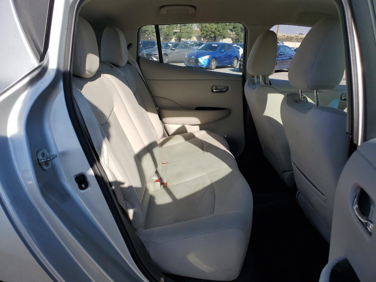 2012 Nissan Leaf - Image 11