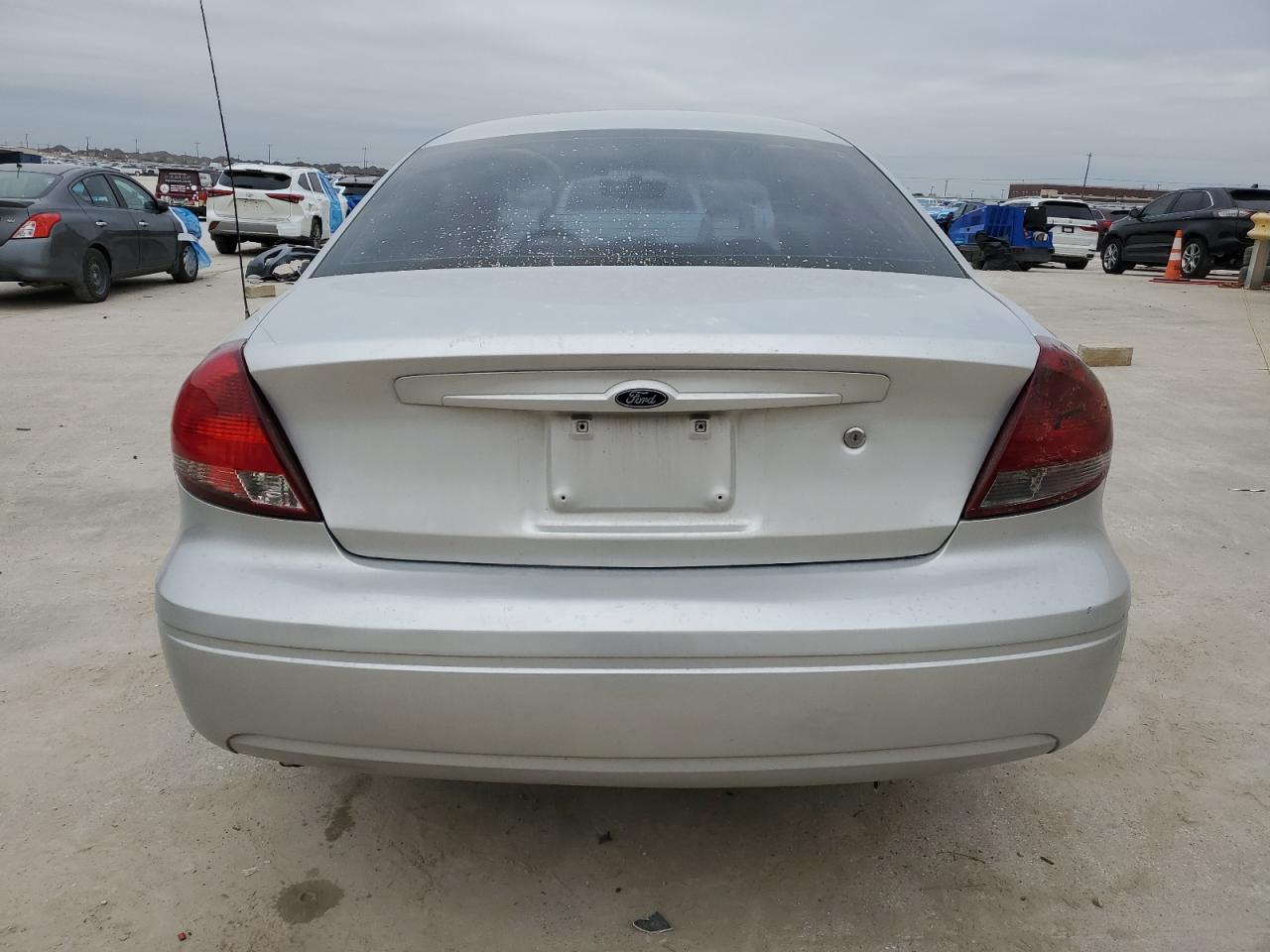 2004 Ford Taurus - Image 6