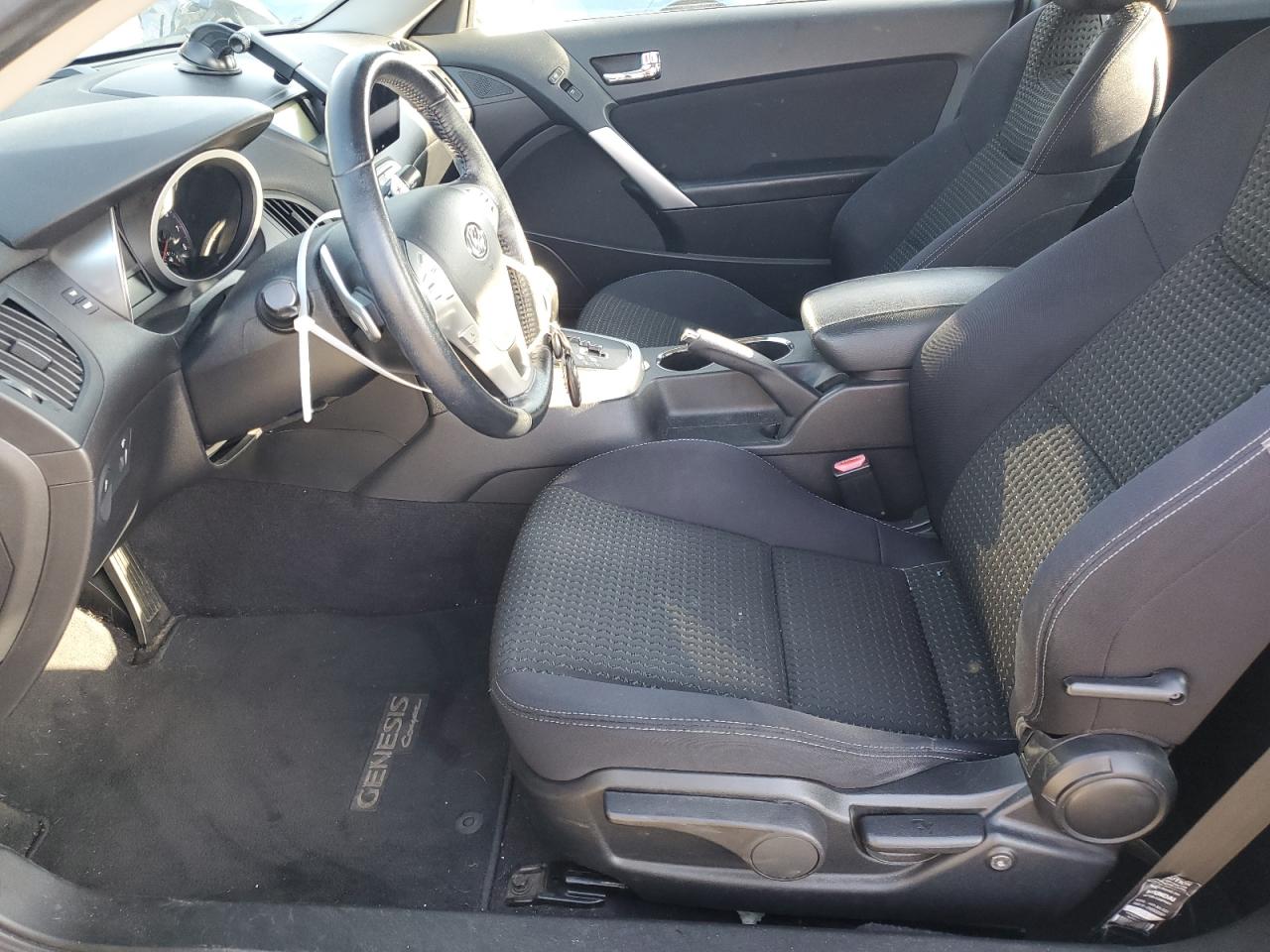 2010 Hyundai Genesis - Image 7