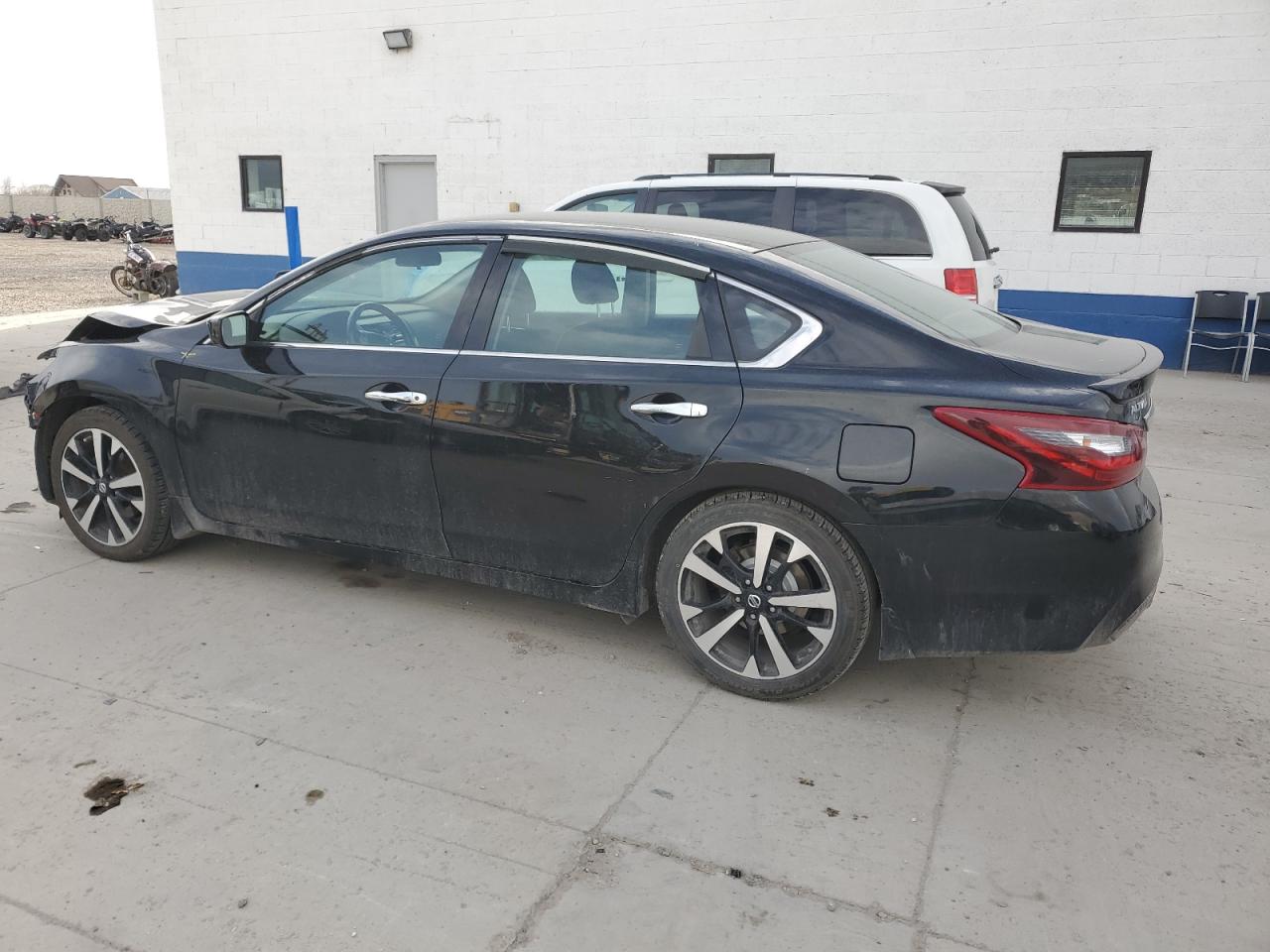 2018 Nissan Altima - Image 2
