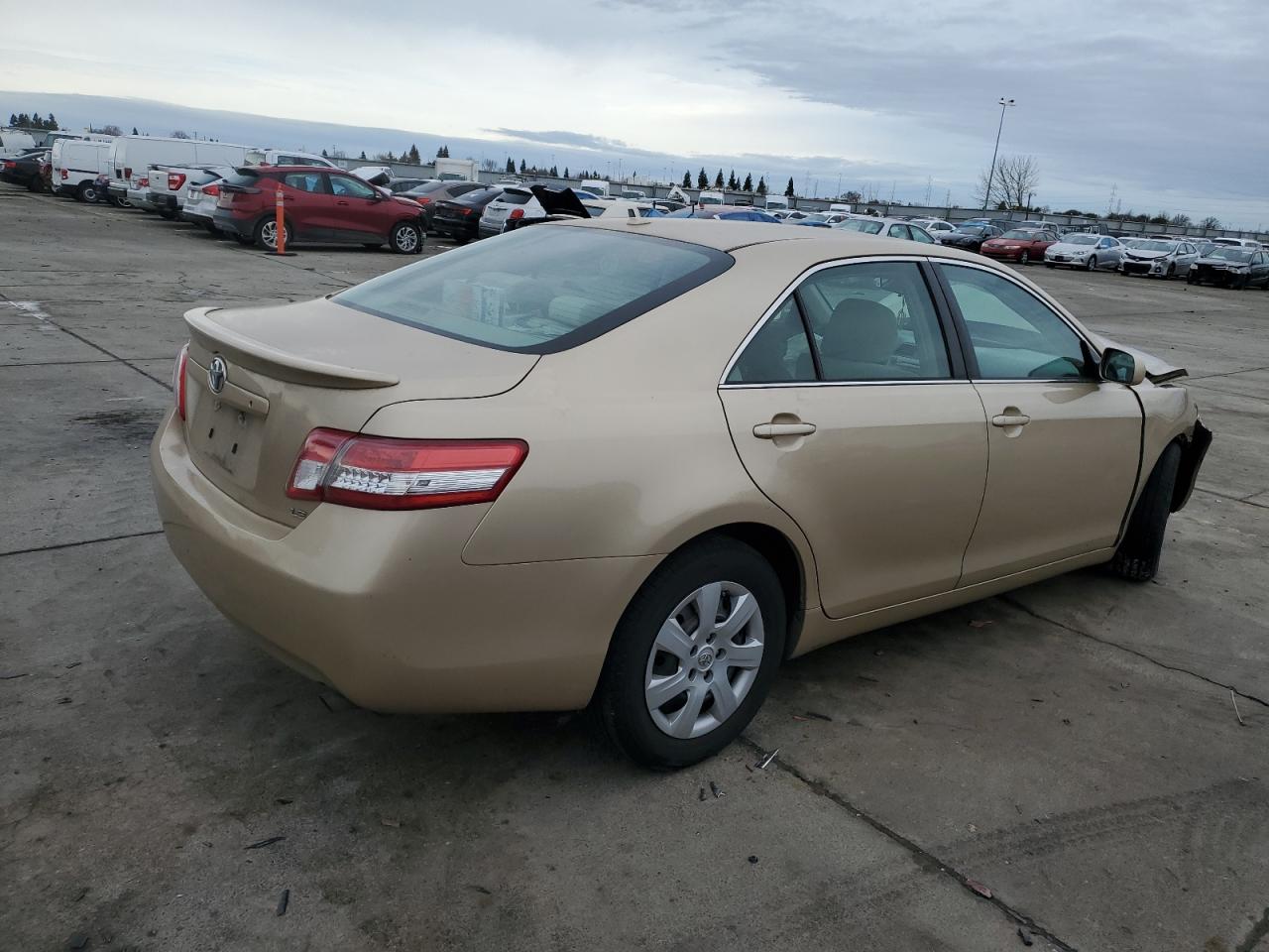 2010 Toyota Camry - Image 3