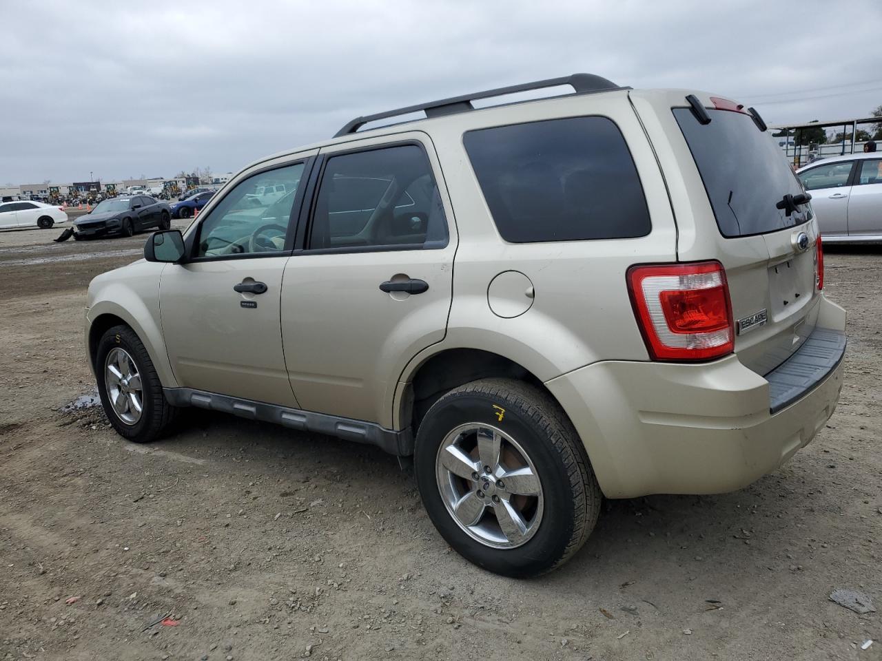 2010 Ford Escape - Image 2