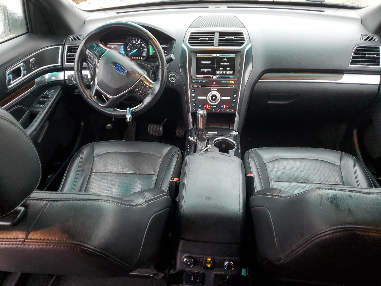 2016 Ford Explorer - Image 8